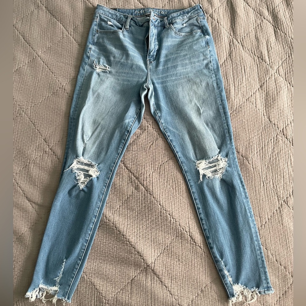 American Eagle Dream Jeans Super Hi Rise Jegging Size 14 Distressed Light Wash